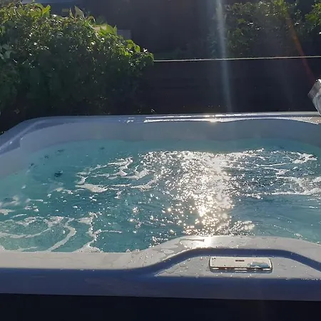 Dream House With Hot Tub And Sauna 2 Bedrooms *